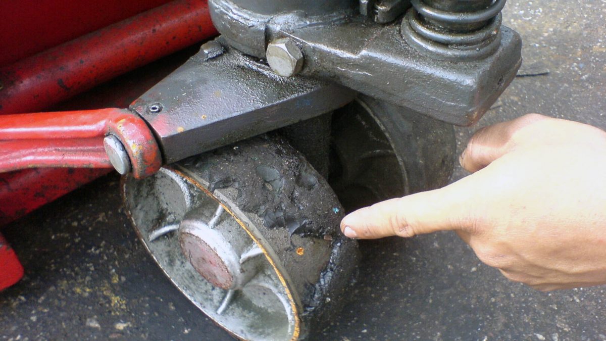 Como puedes evitar el desgaste de las ruedas de tu patín hidráulico